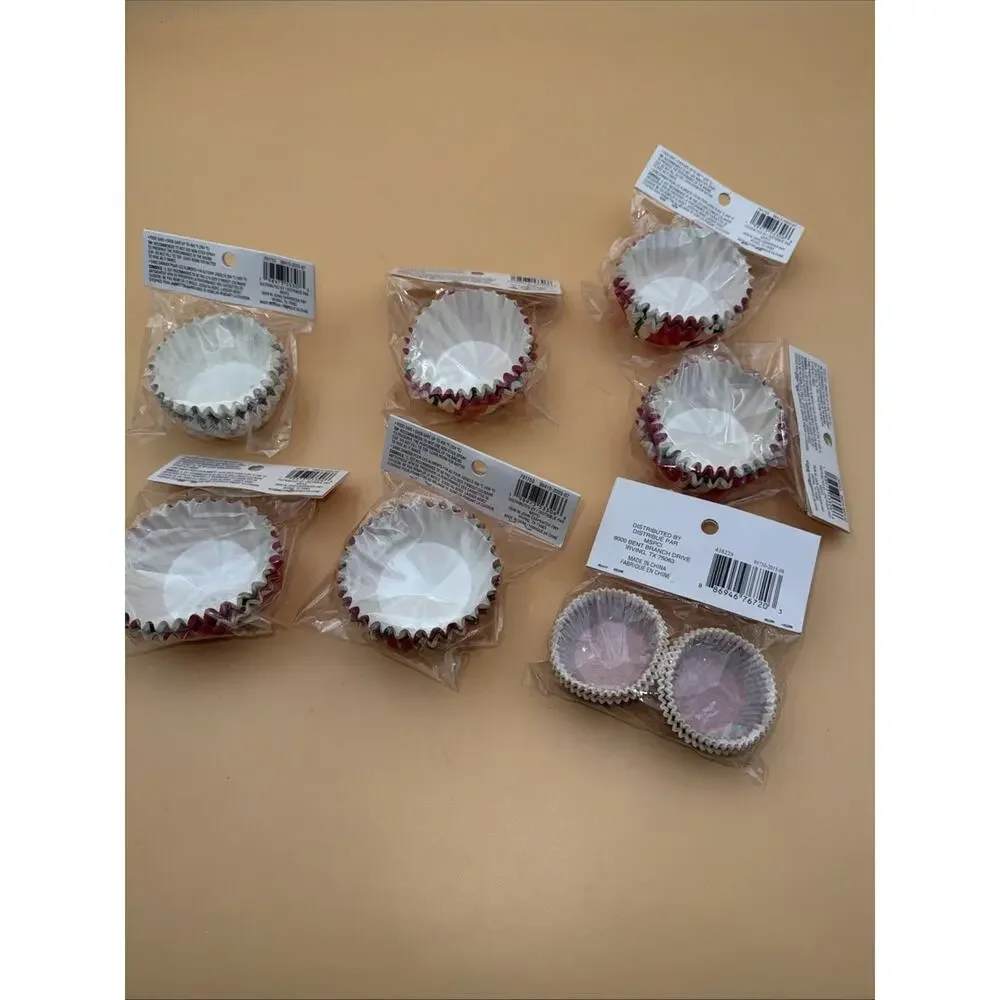 Lot Of 7 Pkgs Cupcake & Mini Cupcake Liners Petit Christmas Vtg & Modern